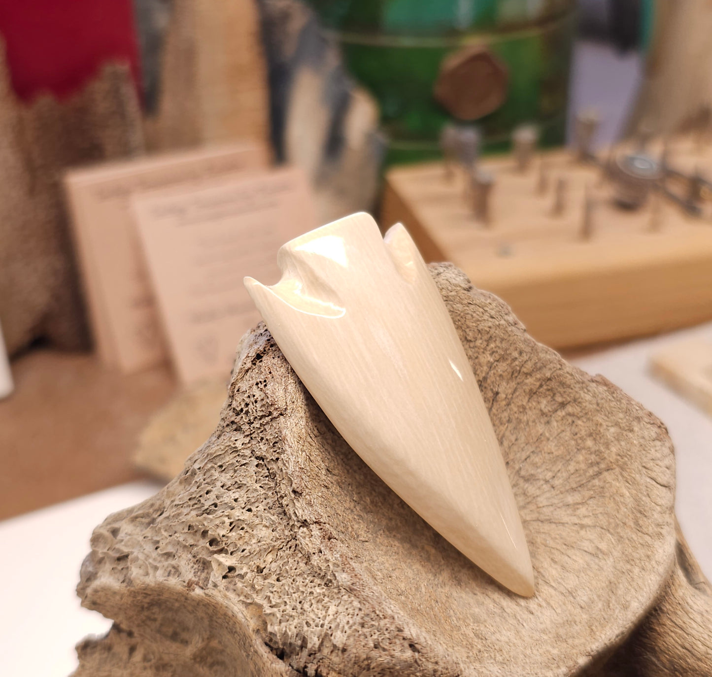 Boneyard Alaska Woolly Mammoth Ivory Arrowhead 2-1/4"