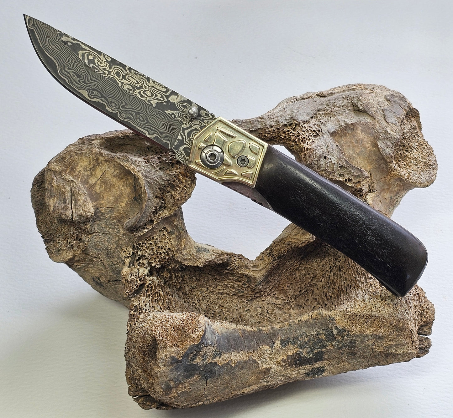 Woolly Mammoth BONE Grip San Mai Damascus Pocket Knife