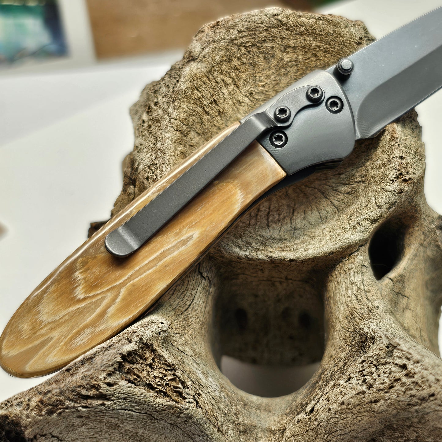 Woolly Mammoth Ivory Lock Blade Pocket Knife